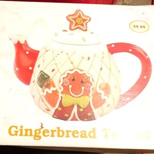 Gingerbread teapot.